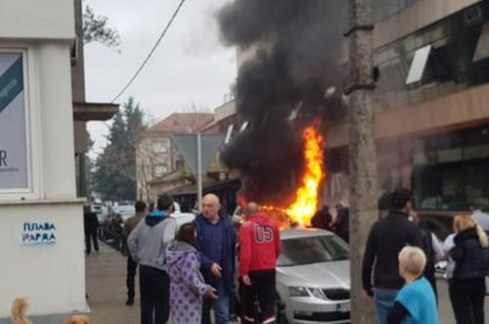 Подметната бомба крена автомобил во воздух во Подгорица (ВИДЕО)