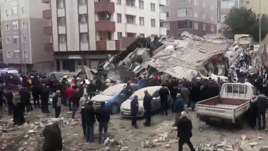 Се урна шесткатница во Истанбул (ВИДЕО)