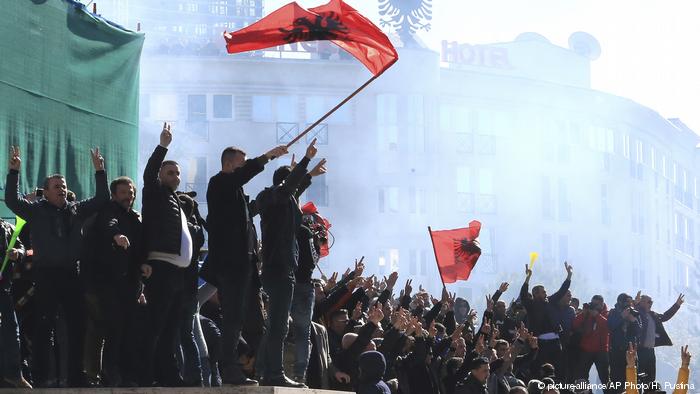 Албанија оди кон предвремени избори, или кон непредвидливи сценарија?