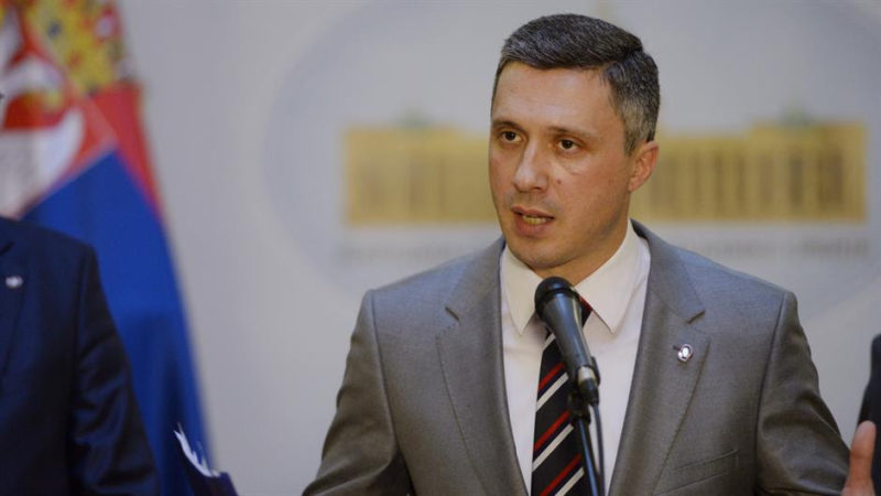 Лидерот на српската опозиција тврди: Вучиќ е разнишан од протестите