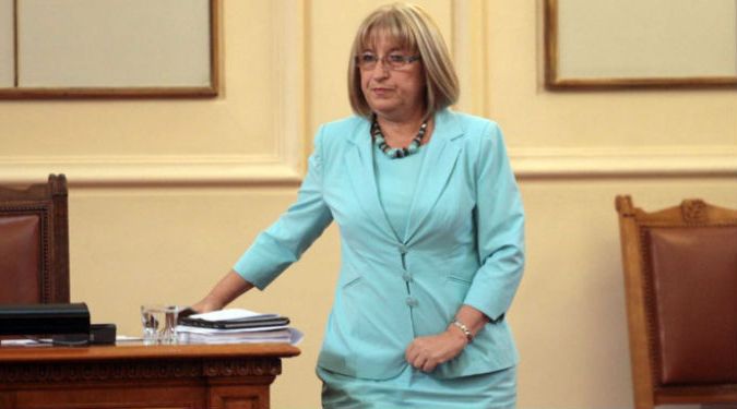 Бугарската министерка за правда поднесе оставка – купила стан под пазарната цена