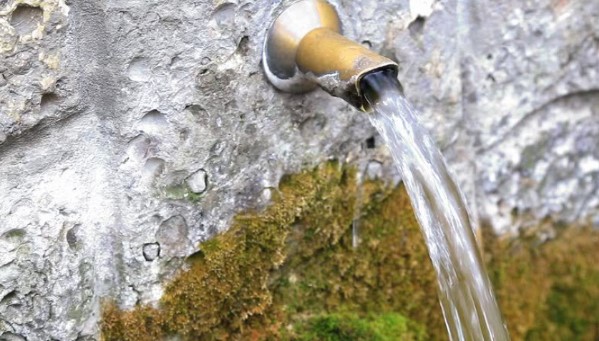 Шилегов и првиот човек на „Водовод“ уверуваат дека скопјани пијат чиста вода