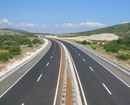 Автопатот Миладиновци-Штип е готов, не се знае кога ќе биде пуштен