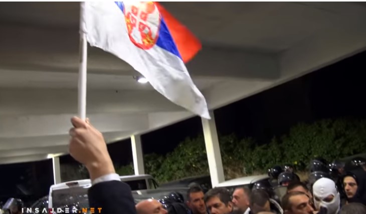 Шешељ: Зад протестите во Белград стојат американската и британската амбасада