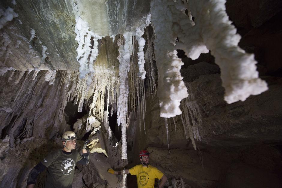 Откриена најголемата „солена пештера“ на Светот (ВИДЕО)
