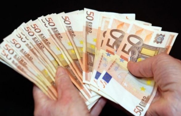 Според  СДСМ платите се зголемуваат, за ВМРО ДПМНЕ просечната плата се намалува