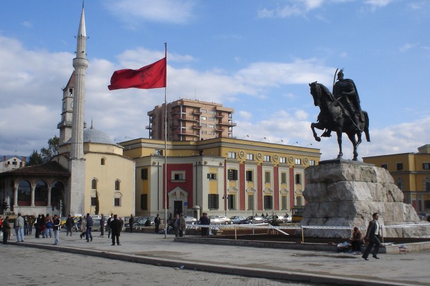 Странските инвестиции во Албанија минатата година изнесуваа над една милијарда евра
