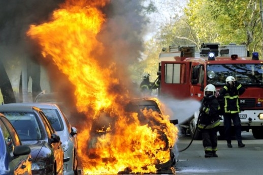 Возило во движење се запали утринава кај „Рамстор мол“