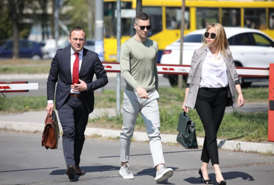 Одложено судењето за скандалот помеѓу Јелена Карлеуша и фудбалерот Врањеш (ВИДЕО)