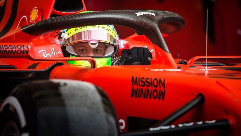 Шумахер седна зад воланот на Ферари (ВИДЕО)