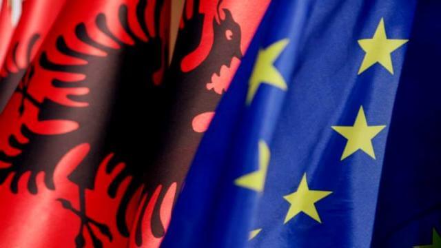 Холандија бара да се суспендира безвизниот режим за Албанците