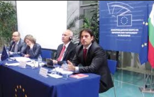 Бугарските историчари тврдат: Целата репутација на Заев поврзана со ЕУ интеграциите