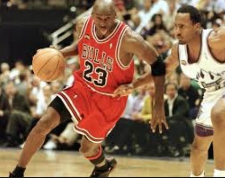 Еден и единствен: Eр Џордан најдобар НБА играч на сите времиња