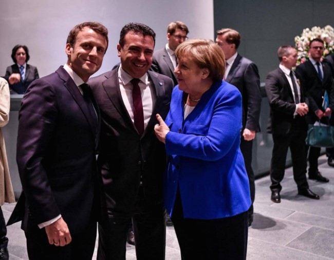 Заев им се заблагодари на Меркел и Макрон за поддршката