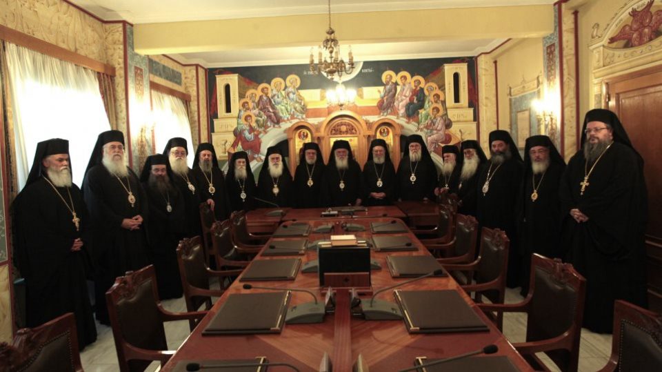 Грчкиот Синод до Вартололемеј: Загрижени сме за барањето да има литургии на македонски јазик