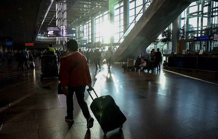 Евакуирани патници од авион на аеродромот во Москва, поради закана од бомба