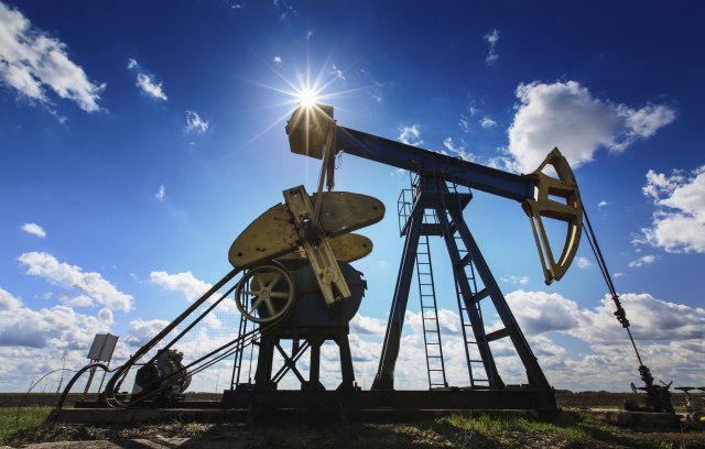 Аларм: Цената на нафтата се вивна до небо, „брент“ се зголеми за 28 центи