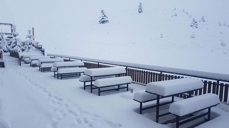 Триесет сантиметри снег на Попова Шапка(ФОТО)
