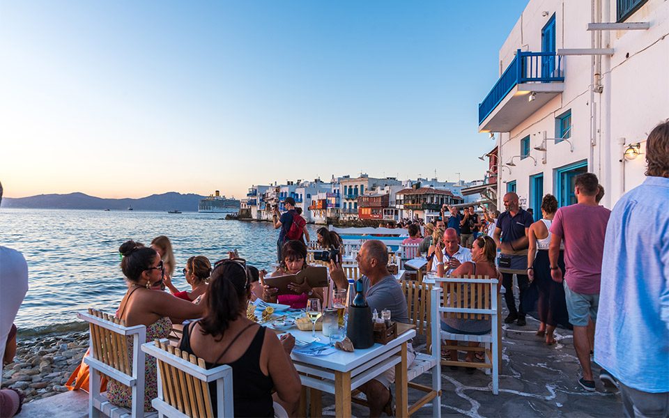 Опаѓа бројот на македонски туристи во Грција