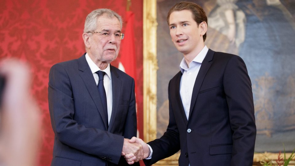 Австријците треба да изберат нов парламент на почетокот од септември