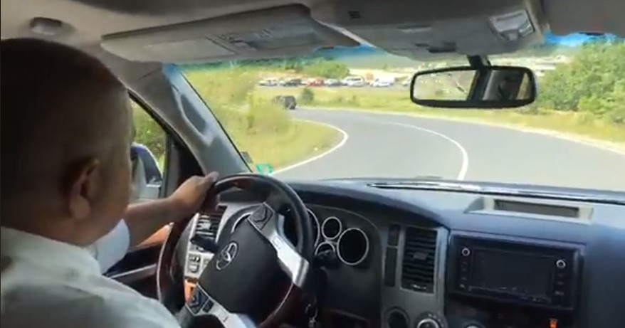 Бојко Борисов го повози Ципрас со џип (ВИДЕО)
