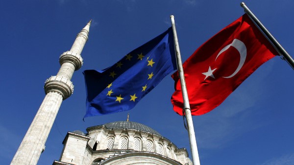 ЕУ со критики поради одлуката за повторување на изборите во Истанбул