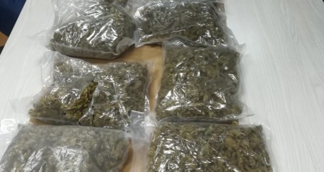 Пронајдена марихуана во возило на двајца вработени во УБК