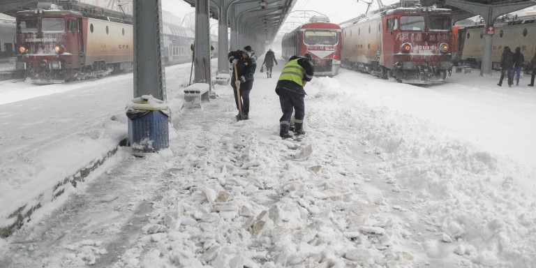 Во Романија падна снег како среде зима