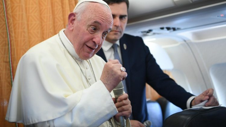 Папата Франциск во авион се сети на Македонија