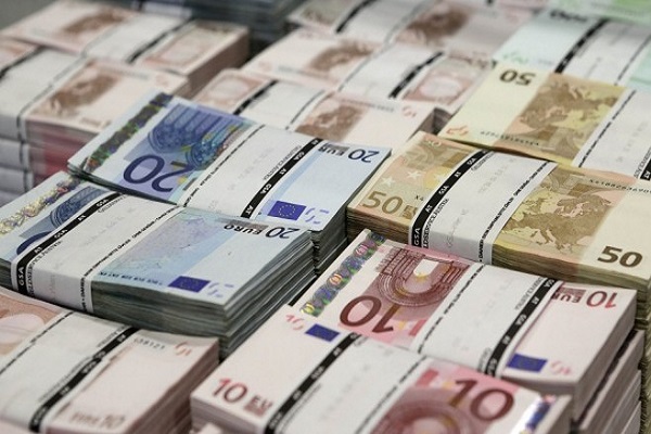 Фондовите од вториот пензиски столб управуваат со милијарда евра на 490.000 идни пензионери