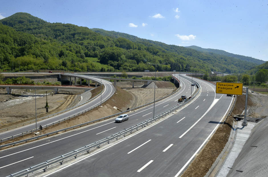 Цел Коридор 10 со автопат – утре Вучиќ ќе сече лента кај Грделичка клисура