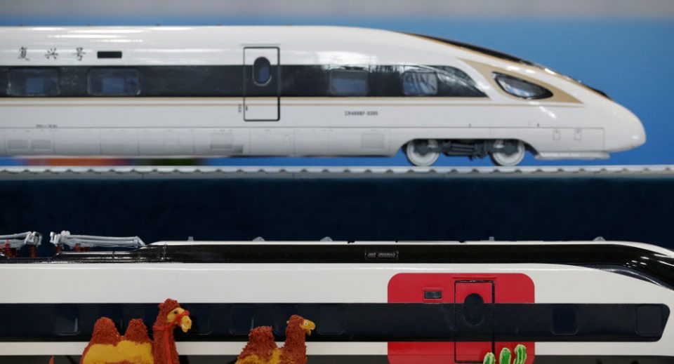 Кина претстави воз што ќе развива 600 километри на час(видео)