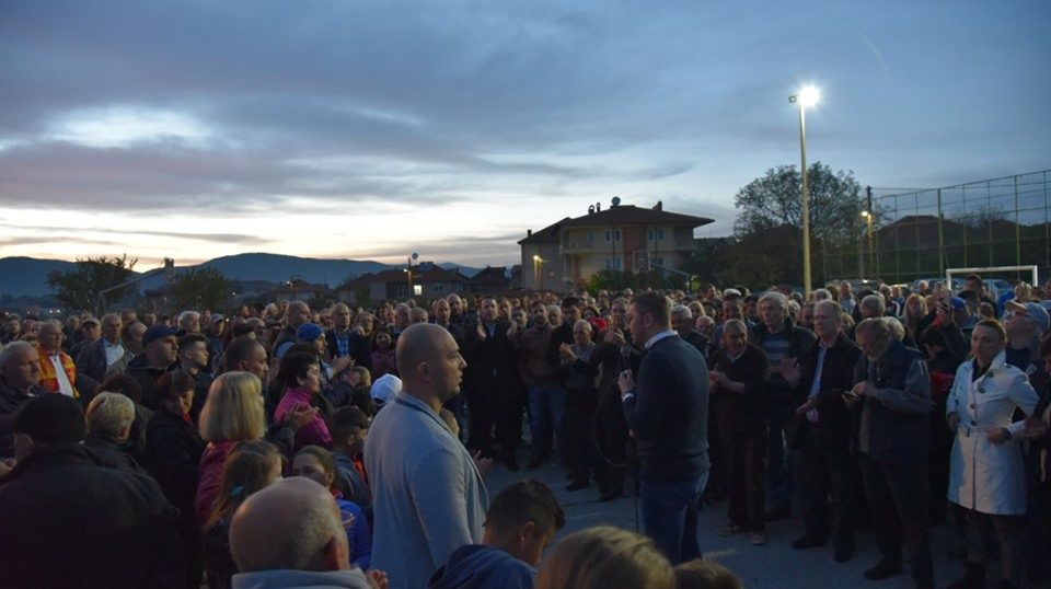 Мицкоски на средба со граѓаните на населбата Видовишта, Охридско(ФОТО)