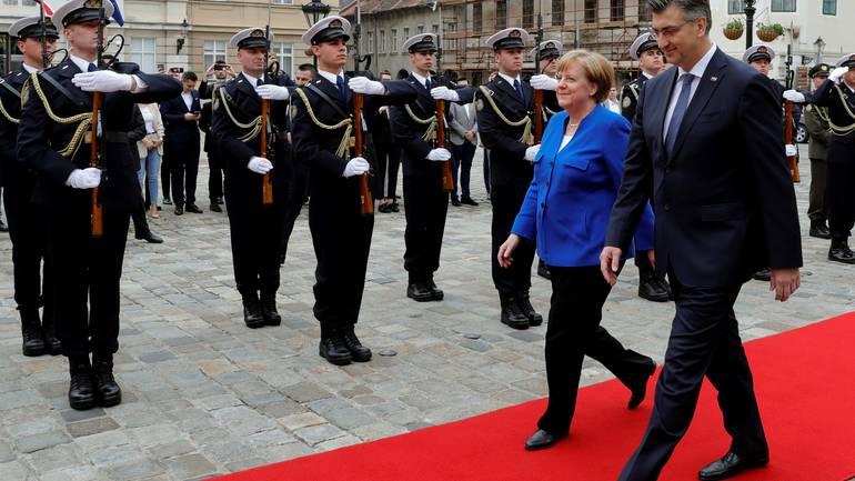 Меркел: Начелно ја поддржуваме европската перспектива на Западен Балкан