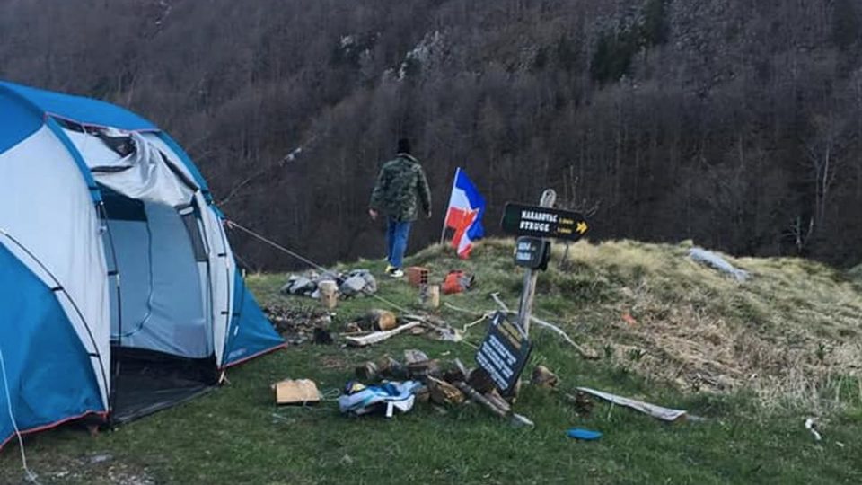 Хрватски медиуми: Скандал на планината Велебит, Словенци поставиле знаме на СФРЈ