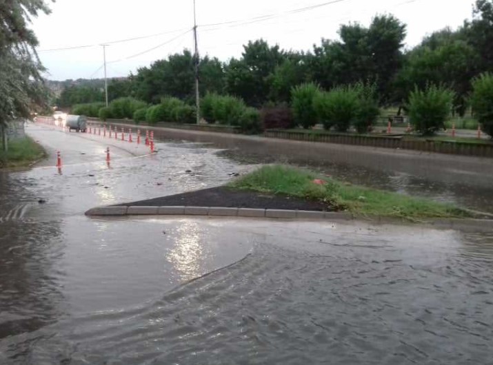 Надлежните на терен: Обилни врнежи во Куманово (ФОТО)