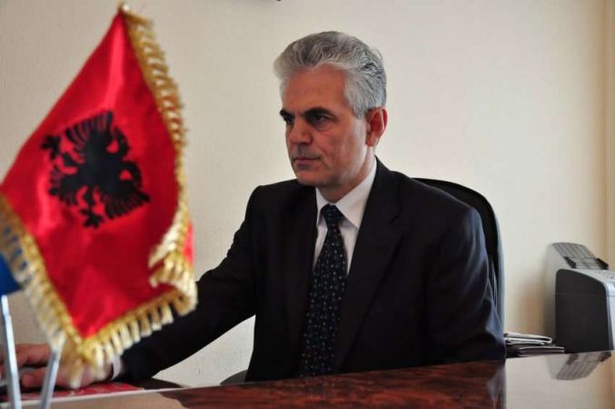 Лаука: Косово е во опасност од „домашната змија“, Тачи