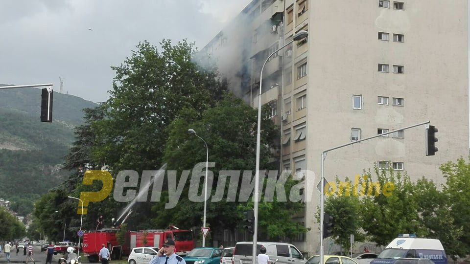 Еден пожарникар повреден, пожарот во Кисела Вода се уште не е целосно изгаснат (ФОТО)