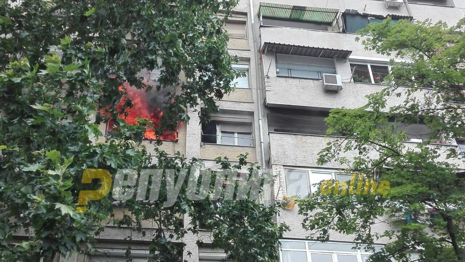 Гори стан во Кисела Вода, заглaвени се станари во зградата (ВИДЕО/ФОТО)