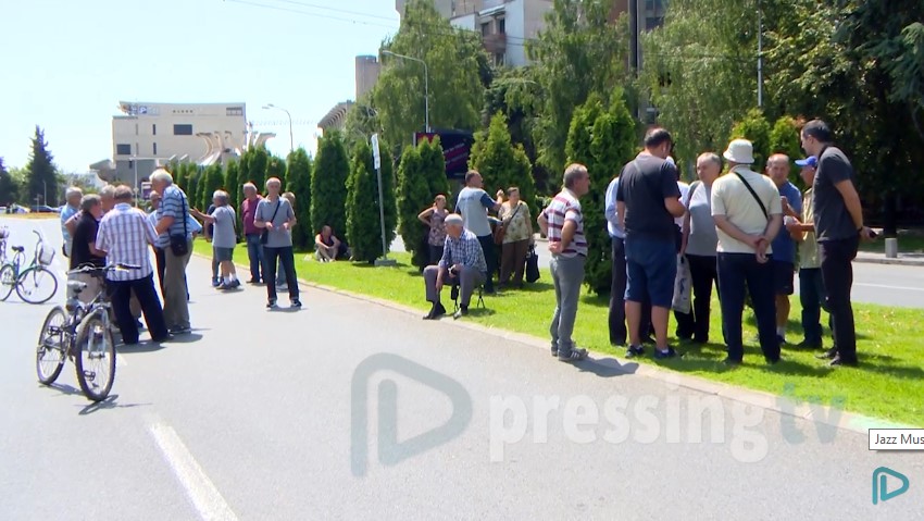 Поранешни вработени од „ОХИС“ повторно на протест во Скопје