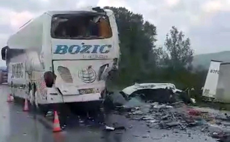 Македонски возач загина, десетина повредени при тешка сообраќајка во Хрватска