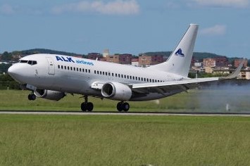 Бугарски авион влегол во турболенција-10 патници повредени