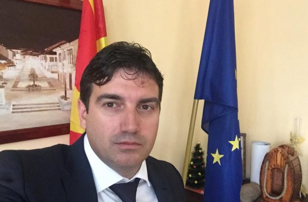 ДКСК: Прекршочна пријава за градоначалникот на Неготино Тони Делков, вработувал за избори