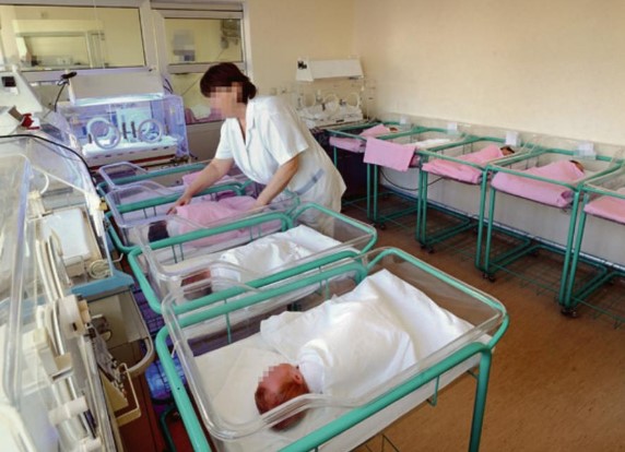 Во Србија бебе во породилште се купувало за 10.000 марки, близнаци за 15 (ВИДЕО)