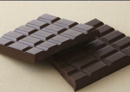 Јадете црно чоколадо за да имате повеќе енергија и да бидете попродуктивни