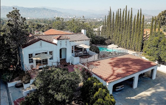 Куќата на серискиот убиец Чарлс Менсон ставена на продажба за 1,98 милиони долари