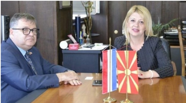 Тимоние во Охрид пречекан со холандско знаме (ФОТО)