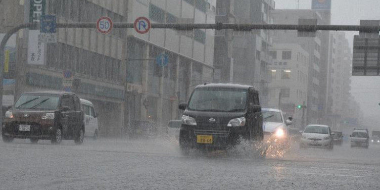 Поради страв од поплави евакуиран цел град со 600.00 жители