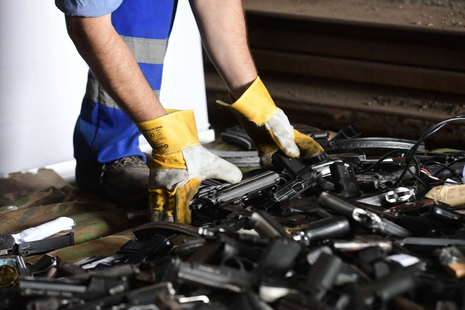 Над 400 килограми дрога и 600 парчиња оружје  се уништени во печката на Еуроникел Индустри(ВИДЕО)