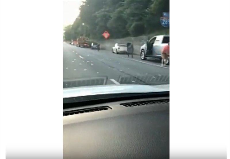 Пари од блиндирано возило се разлетале низ автопат во Атланта(ВИДЕО)